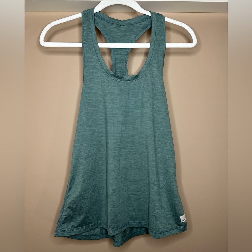 Vuori Lux Performance Tank